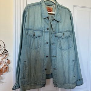 Never Worn Oversized Levi Denim Jacket